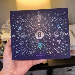 Beauty Bay Book of Magic Palette